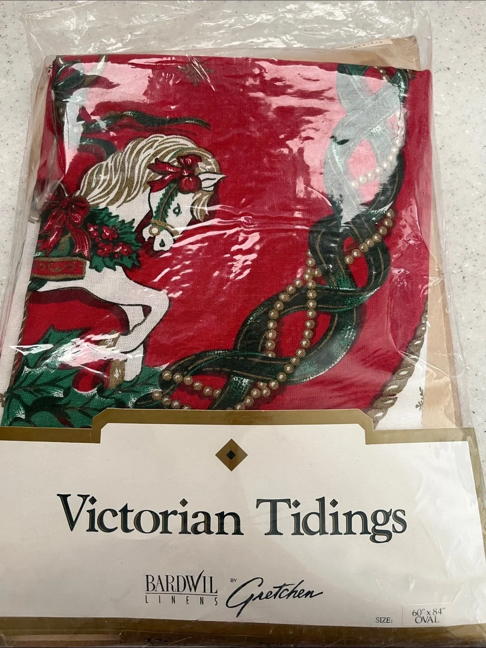 Vtg Christmas Tablecloth VICTORIAN TIDINGS Oval Carousel Horses Holly Fans+ READ